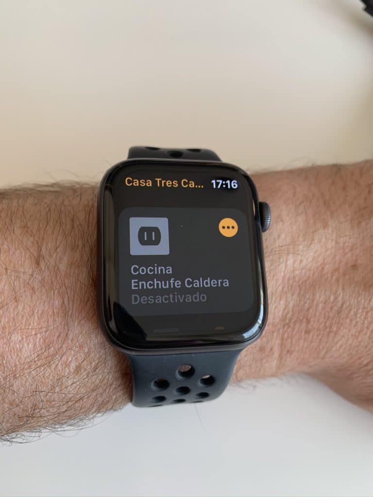Estado de los dispositivos en la app Casa del Apple Watch